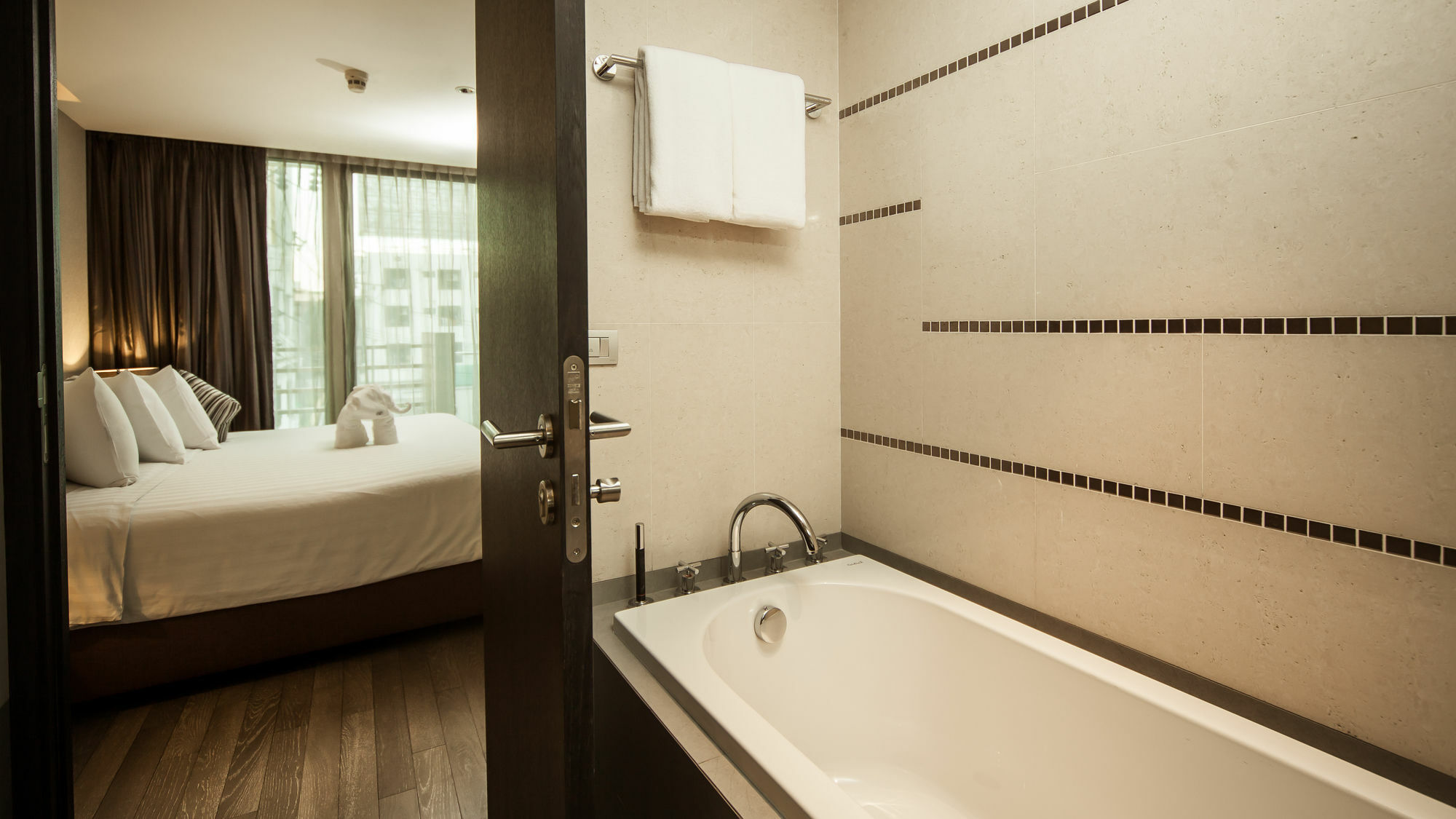 Arcadia Residence Ploenchit By Compass Hospitality Bangkok Zewnętrze zdjęcie