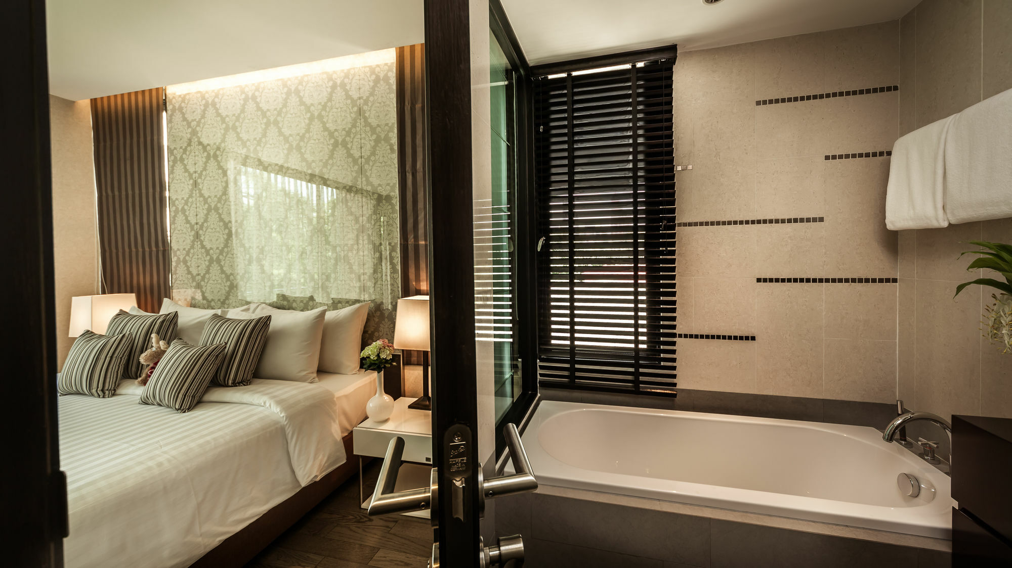 Arcadia Residence Ploenchit By Compass Hospitality Bangkok Zewnętrze zdjęcie