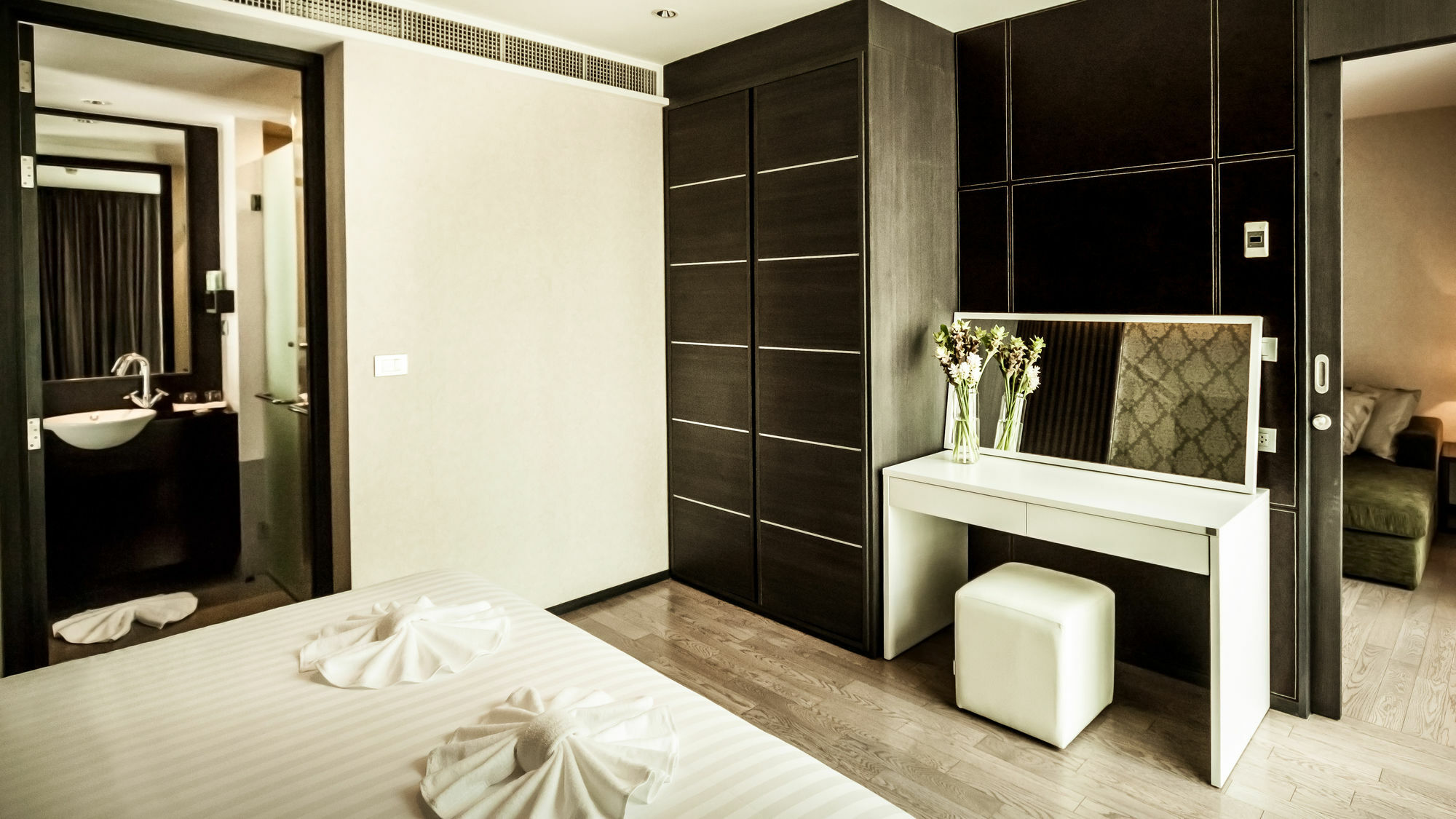 Arcadia Residence Ploenchit By Compass Hospitality Bangkok Zewnętrze zdjęcie