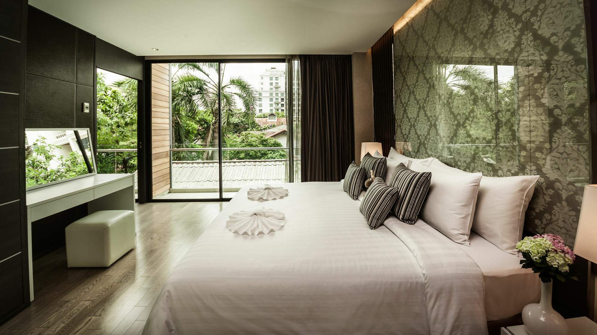 Arcadia Residence Ploenchit By Compass Hospitality Bangkok Zewnętrze zdjęcie
